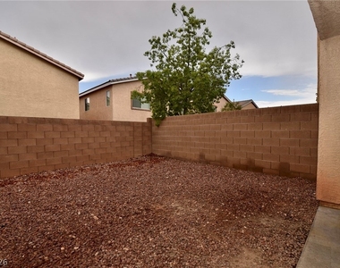 9067 Vintage Wine Avenue - Photo Thumbnail 32