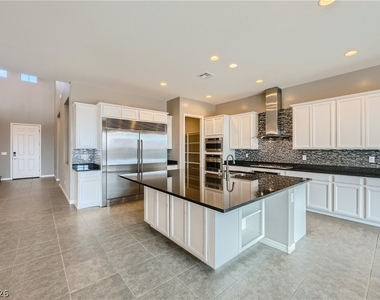 12165 Edgehurst Court - Photo Thumbnail 4
