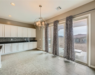 12165 Edgehurst Court - Photo Thumbnail 8