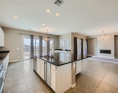 12165 Edgehurst Court - Photo Thumbnail 5
