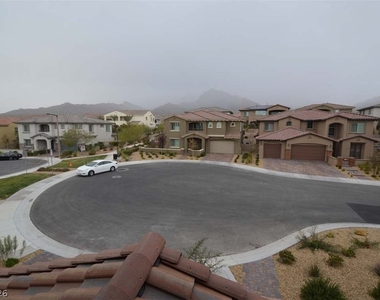 12165 Edgehurst Court - Photo Thumbnail 32