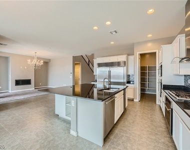 12165 Edgehurst Court - Photo Thumbnail 6