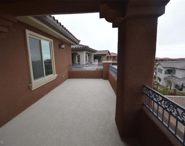 12165 Edgehurst Court - Photo Thumbnail 23