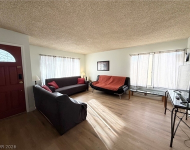 2126 Rawhide Street - Photo Thumbnail 3