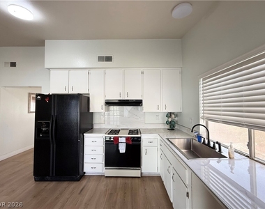 2126 Rawhide Street - Photo Thumbnail 8