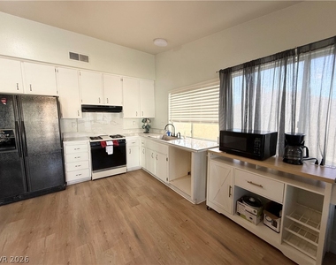 2126 Rawhide Street - Photo Thumbnail 7
