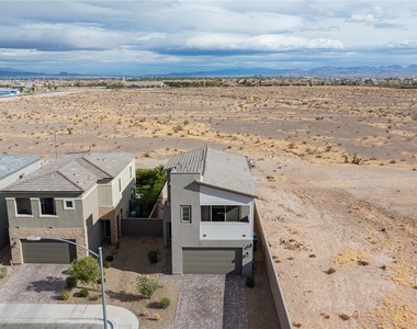 7792 Vino Vranec Court - Photo Thumbnail 33
