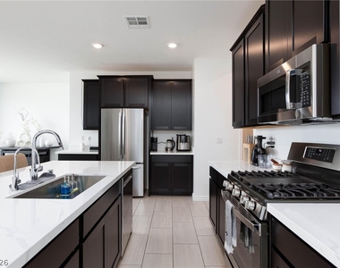 7792 Vino Vranec Court - Photo Thumbnail 8