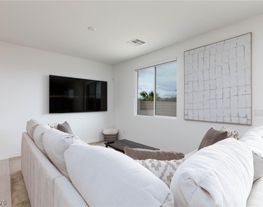 7792 Vino Vranec Court - Photo Thumbnail 7