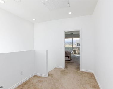 7792 Vino Vranec Court - Photo Thumbnail 14