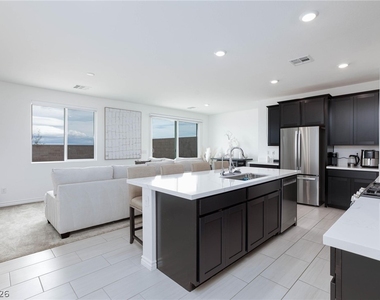 7792 Vino Vranec Court - Photo Thumbnail 4