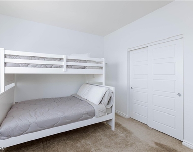 7792 Vino Vranec Court - Photo Thumbnail 31