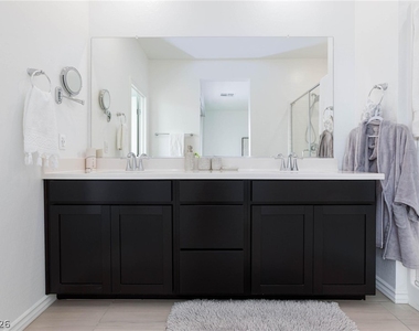 7792 Vino Vranec Court - Photo Thumbnail 22
