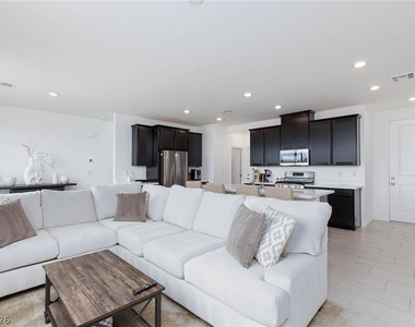 7792 Vino Vranec Court - Photo Thumbnail 5