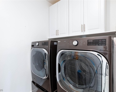 7792 Vino Vranec Court - Photo Thumbnail 25