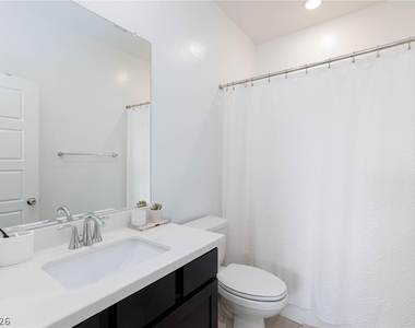 7792 Vino Vranec Court - Photo Thumbnail 28