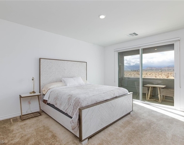 7792 Vino Vranec Court - Photo Thumbnail 15