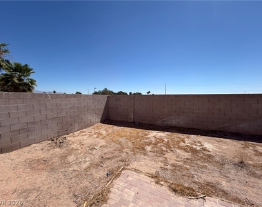 2324 Chapman Hill Drive - Photo Thumbnail 18