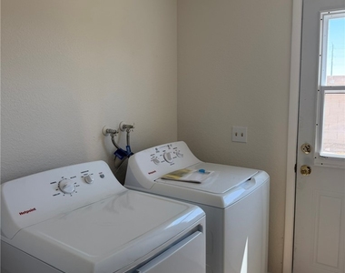 2324 Chapman Hill Drive - Photo Thumbnail 15