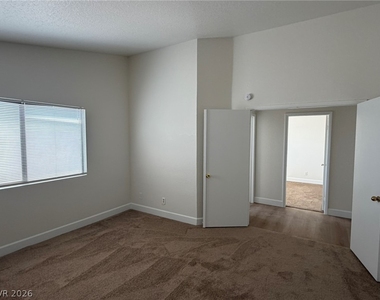 2324 Chapman Hill Drive - Photo Thumbnail 17