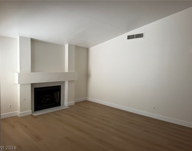 2324 Chapman Hill Drive - Photo Thumbnail 4