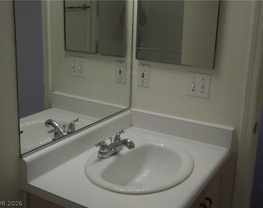 7724 Bauble Avenue - Photo Thumbnail 22