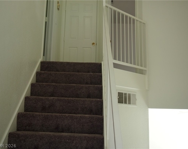 7724 Bauble Avenue - Photo Thumbnail 5