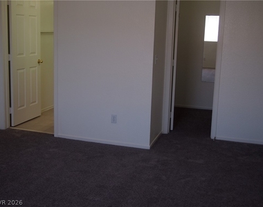 7724 Bauble Avenue - Photo Thumbnail 20