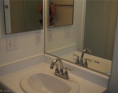 7724 Bauble Avenue - Photo Thumbnail 28