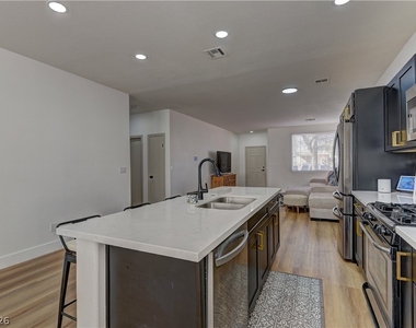 1176 Colgate Lane - Photo Thumbnail 5