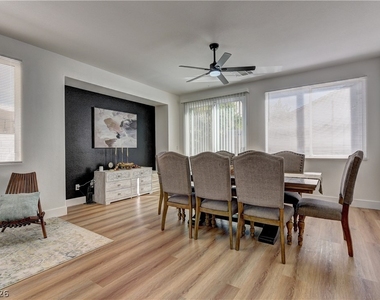 1176 Colgate Lane - Photo Thumbnail 8