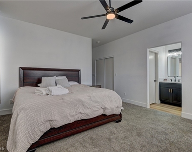 1176 Colgate Lane - Photo Thumbnail 12