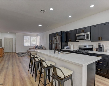 1176 Colgate Lane - Photo Thumbnail 4