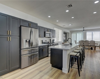 1176 Colgate Lane - Photo Thumbnail 6