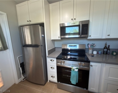 524 Hopi Place - Photo Thumbnail 8