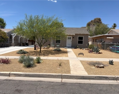 524 Hopi Place - Photo Thumbnail 1