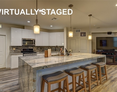 426 Port Reggio Street - Photo Thumbnail 3