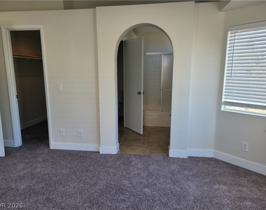 8428 Oyster Drive - Photo Thumbnail 12