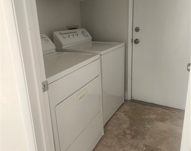 8428 Oyster Drive - Photo Thumbnail 10