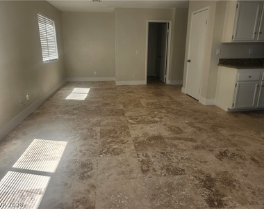 8428 Oyster Drive - Photo Thumbnail 4