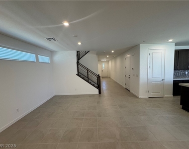 3262 Fountaintree Avenue - Photo Thumbnail 4
