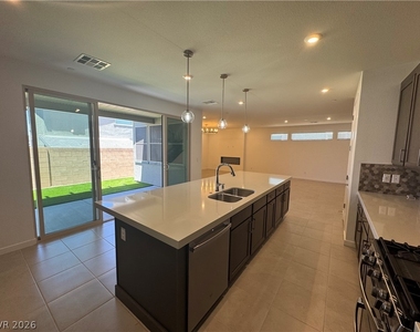 3262 Fountaintree Avenue - Photo Thumbnail 8
