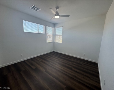 3262 Fountaintree Avenue - Photo Thumbnail 29