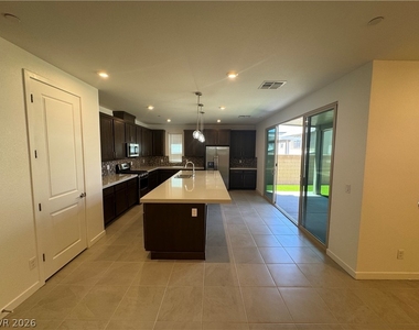 3262 Fountaintree Avenue - Photo Thumbnail 5