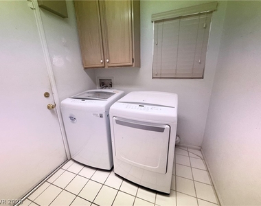 1778 Blue Ribbon Drive - Photo Thumbnail 8