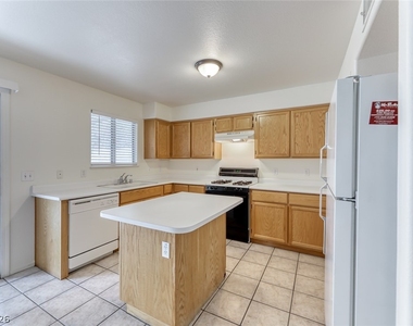 7537 Maiden Run Avenue - Photo Thumbnail 9