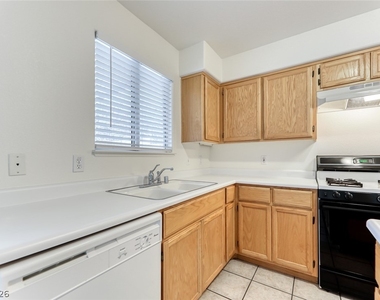 7537 Maiden Run Avenue - Photo Thumbnail 11