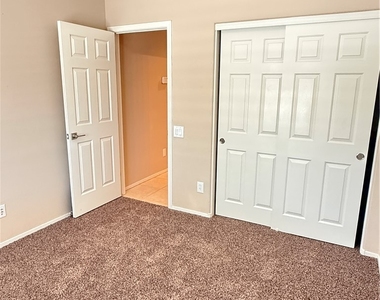 11536 Regal Rock Place - Photo Thumbnail 15