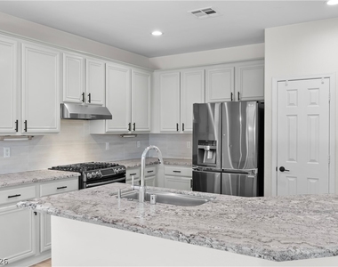 11223 Tribiani Ave Avenue - Photo Thumbnail 70