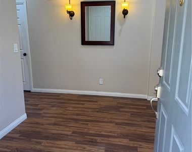 9113 Parkstone Avenue - Photo Thumbnail 2
